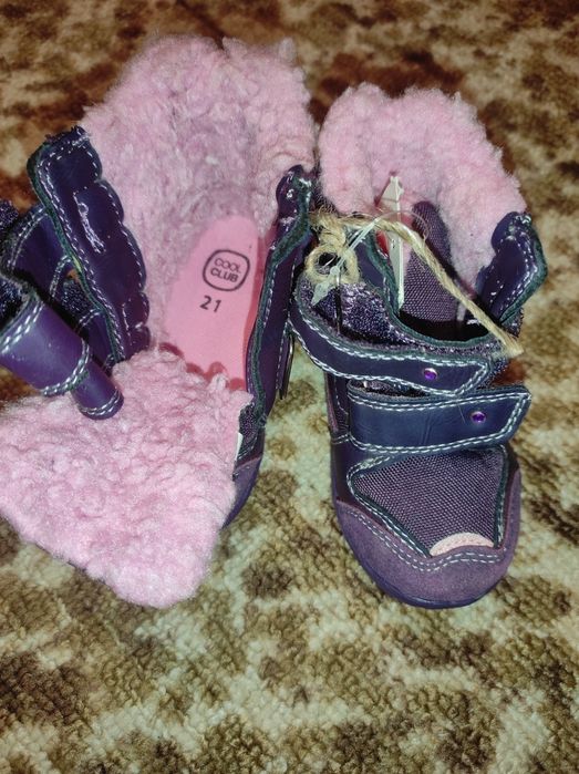 Теплые новые сиреневые сапожки