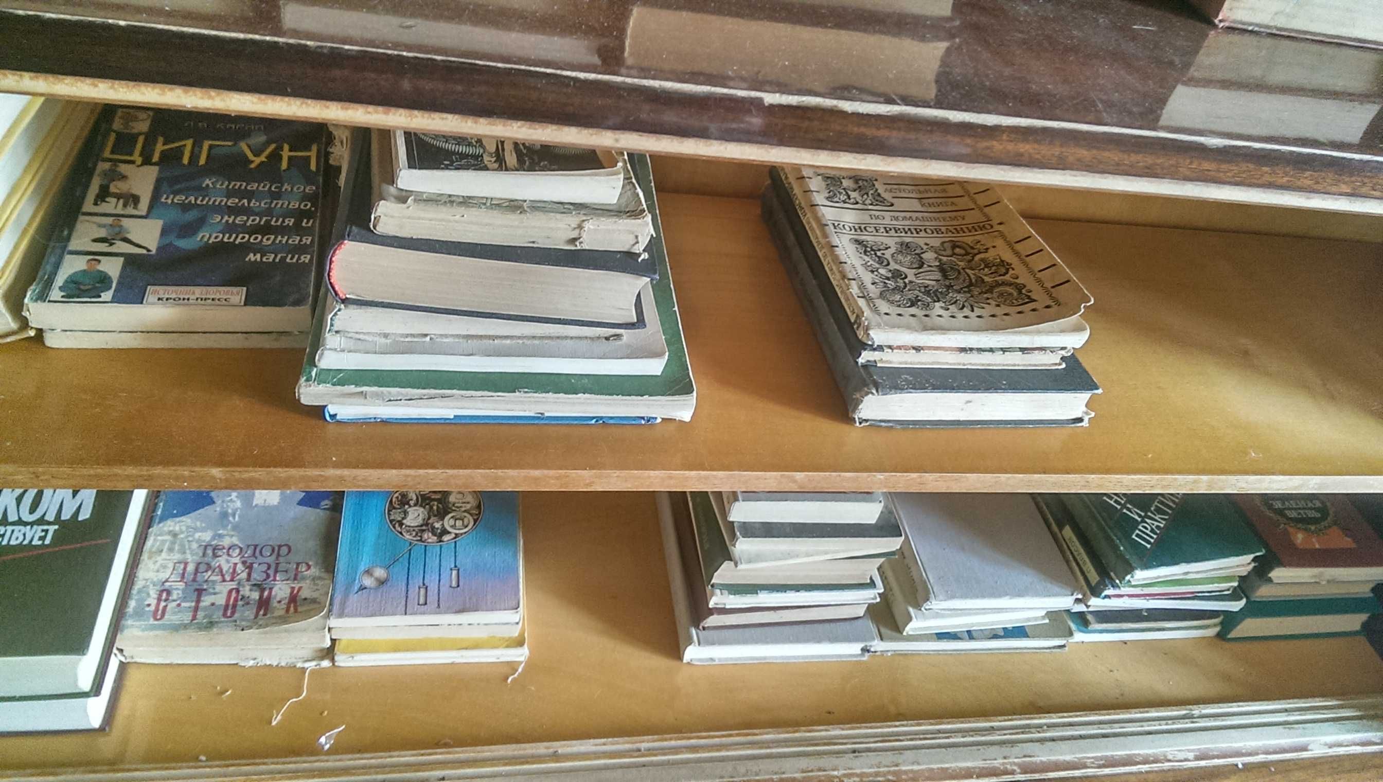 книжный шкаф  , стелаж , книжна шафа , сервант
