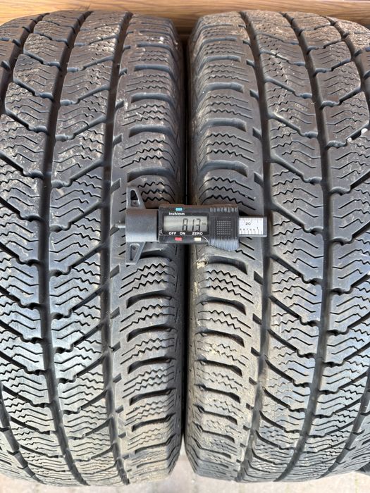 215/65/16C Semperit 4 opony zimowe