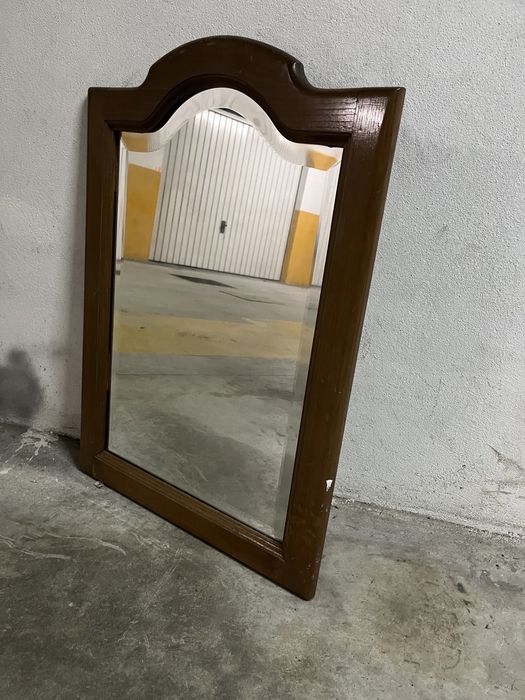Espelho antigo de madeira maciça