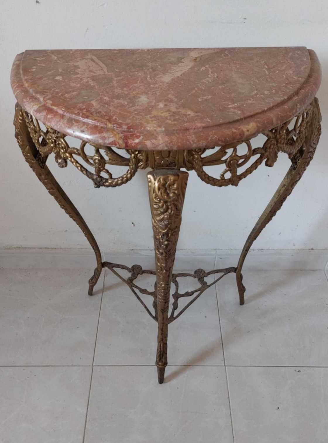 Vende-se Mesa Semicircular