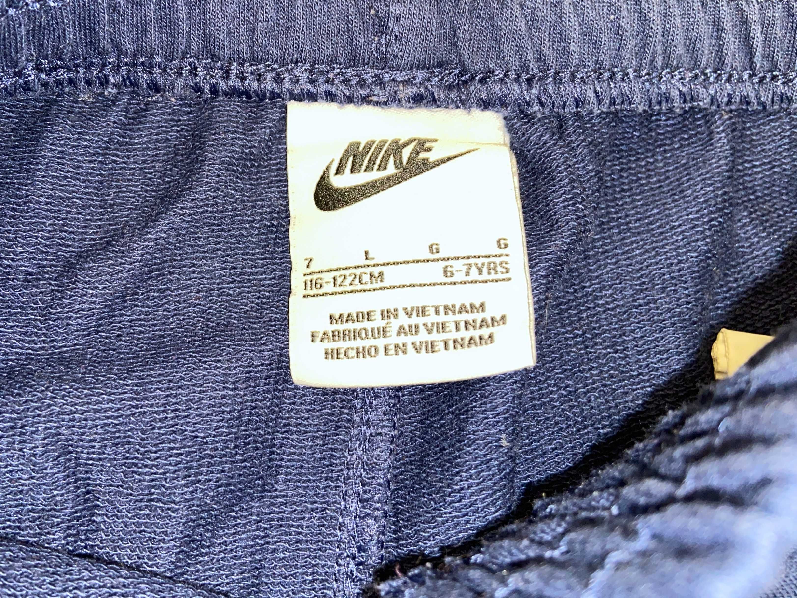 Тонкі трикотажні шорти Nike, оригінал, 6-7 років