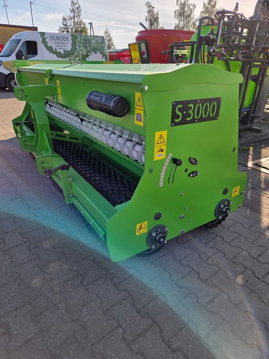 Siewnik do traw Zumrut S-3000