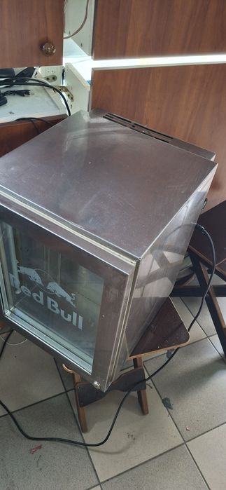 Холодильник Red Bull