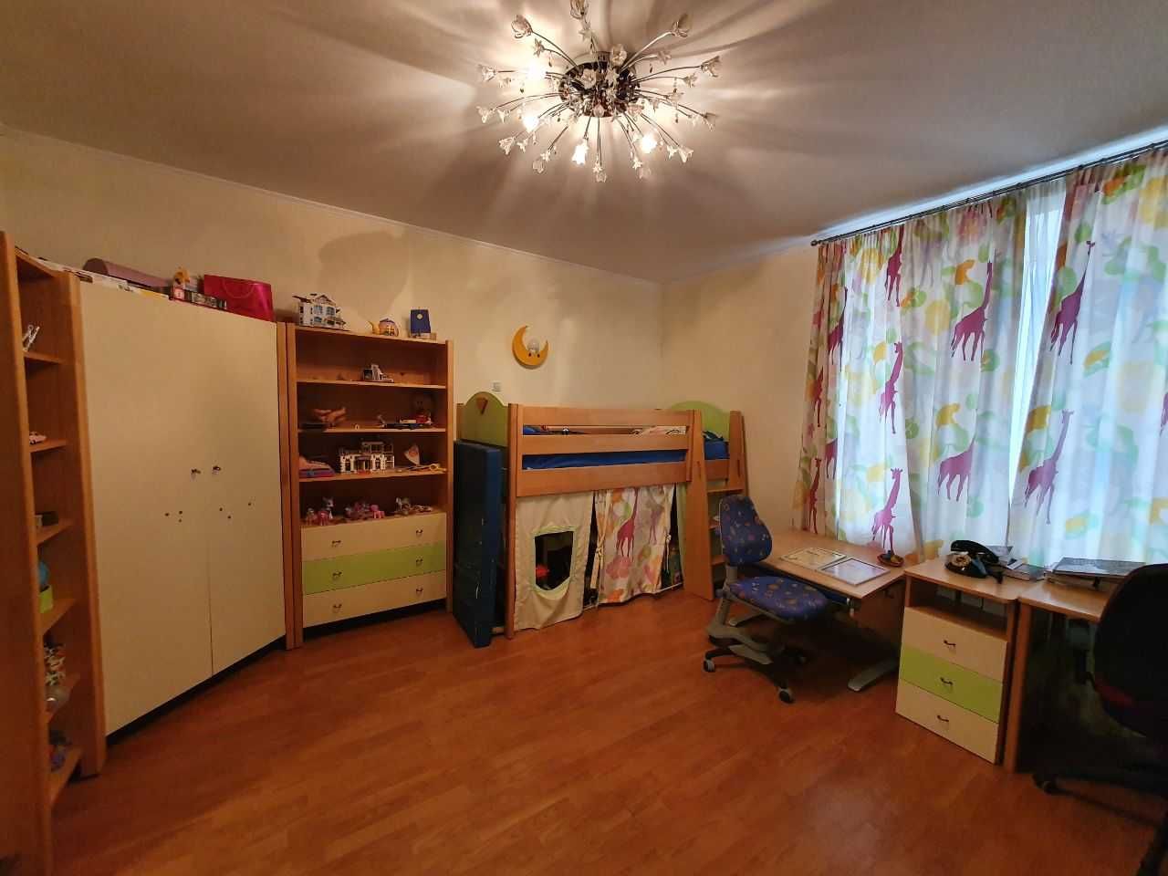 Продам квартиру 120м в кирпичном доме.625$/м2