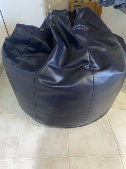 Puff grande azul marinho