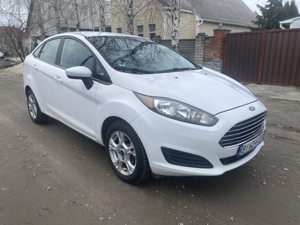 Ford Fiesta 2016г 1,6 автомат