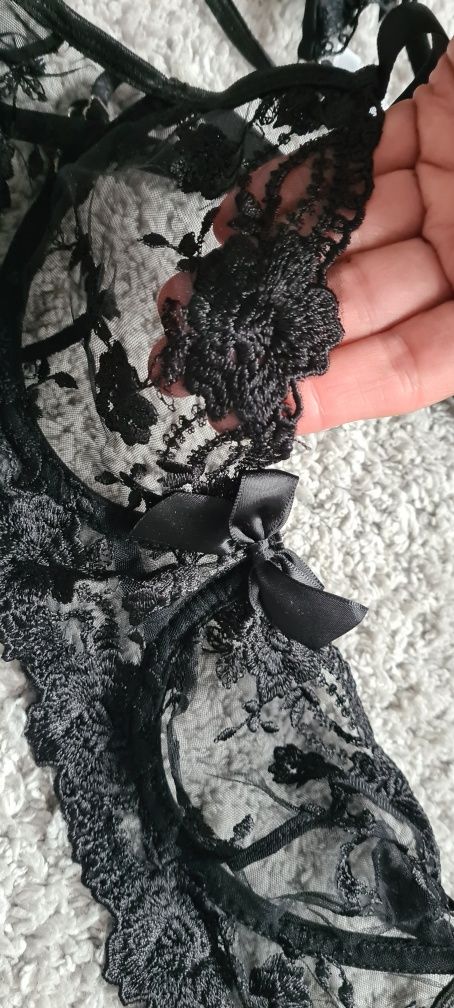 Seksowna koronkowa czarna bielizna  rozm. M