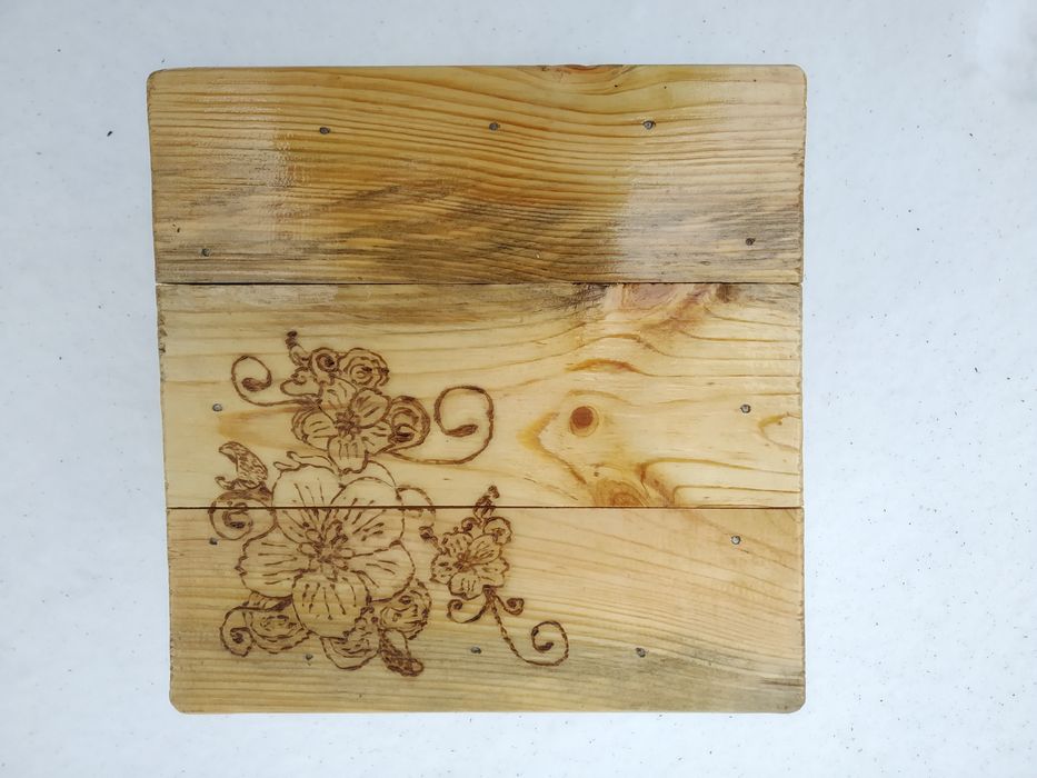 табуретки деревянные новые