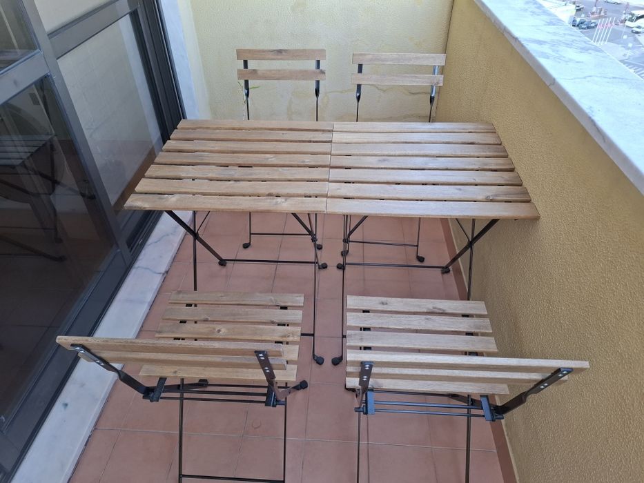 2 mesas e 4 cadeiras de exterior