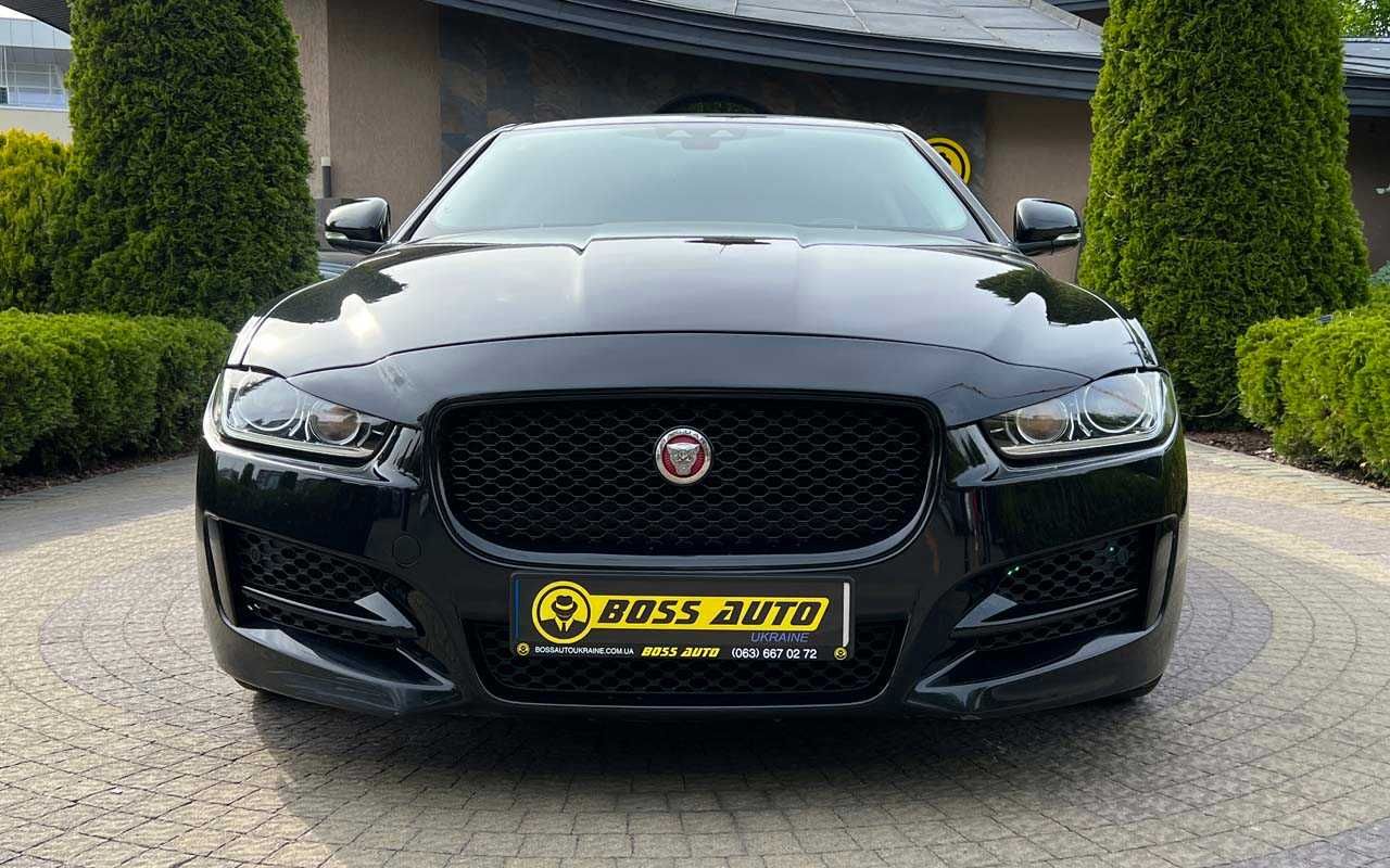 Jaguar XE 2017 року