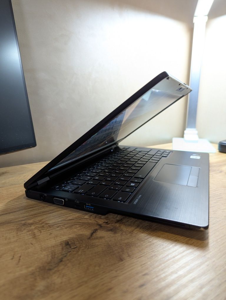 Ультрабук Fijitsu U7410 i5/gen10 8/256