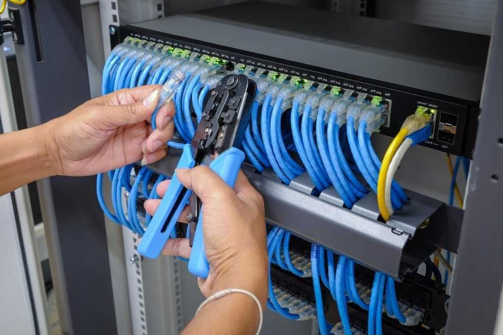 Компьютерные сети. Розварка оптики. Wi-Fi точки. Монтаж и наладка СКС.