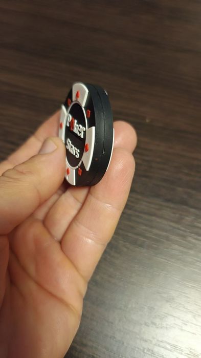 Флешка фішка казино Pocker Stars.