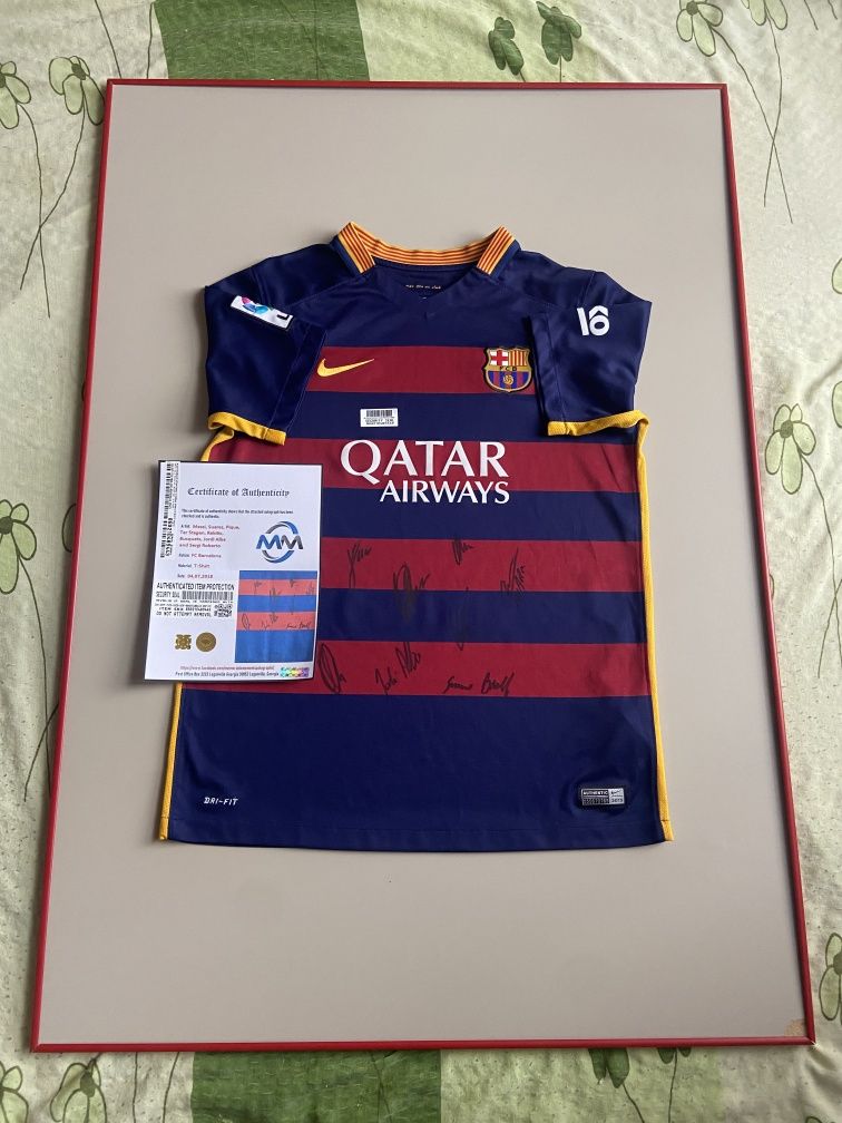 Koszulka FC Barcelona oryginalne autografy Messi Pique Suarez COA