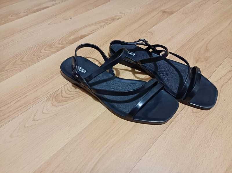 Śliczne sandały melissa 37