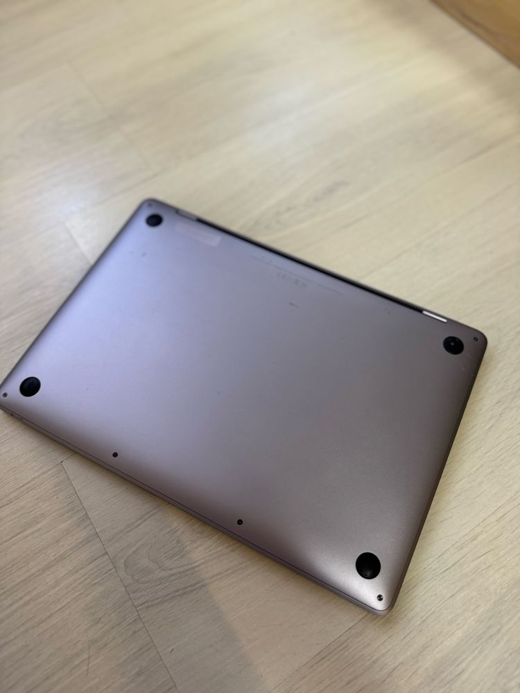 Macbook Pro 2017 i7 16 512 хороший стан