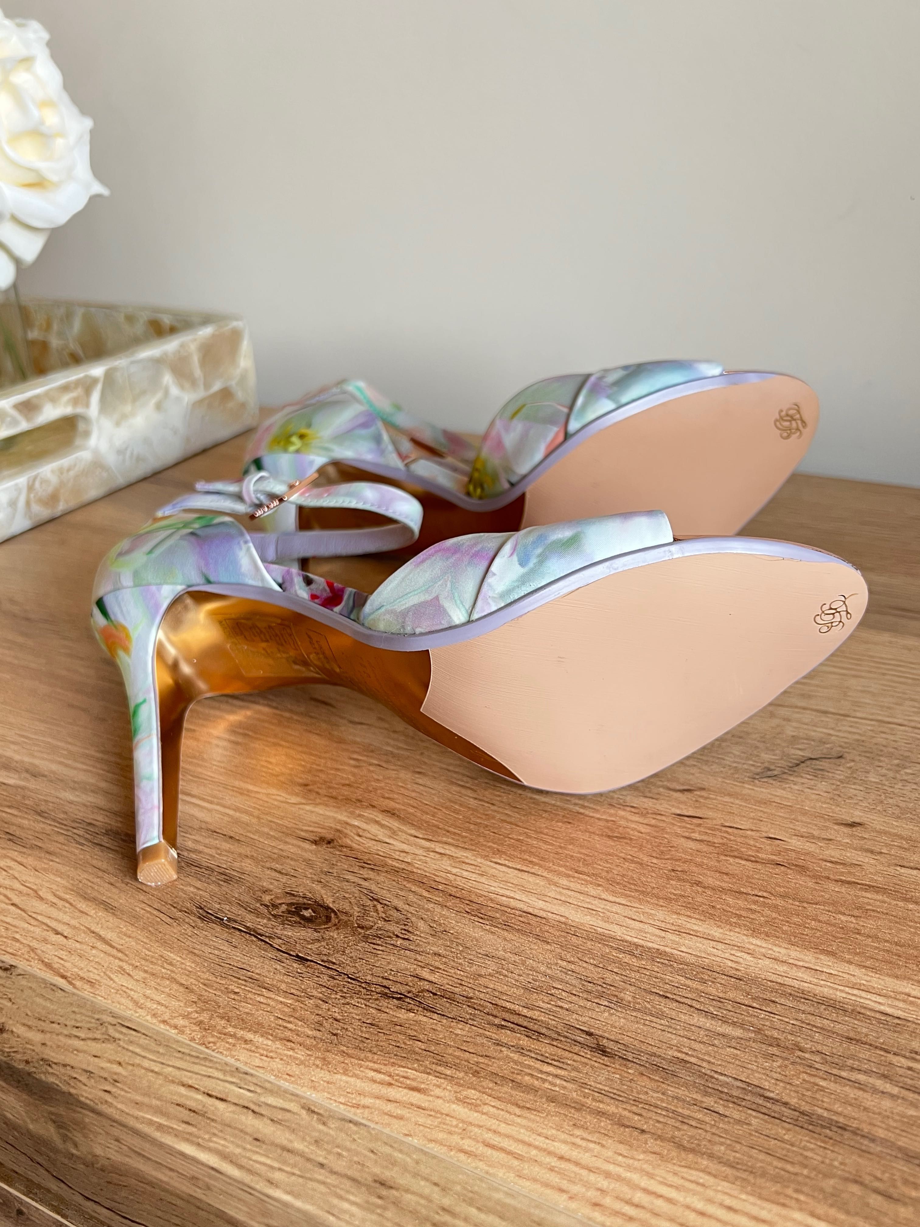 Nowe oryginalne szpilki Ted Baker London 38