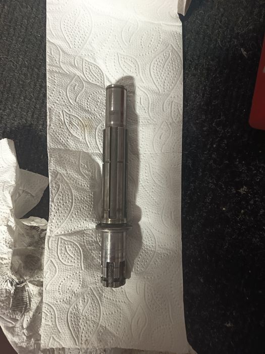 Wałek główny skrzyni yx140