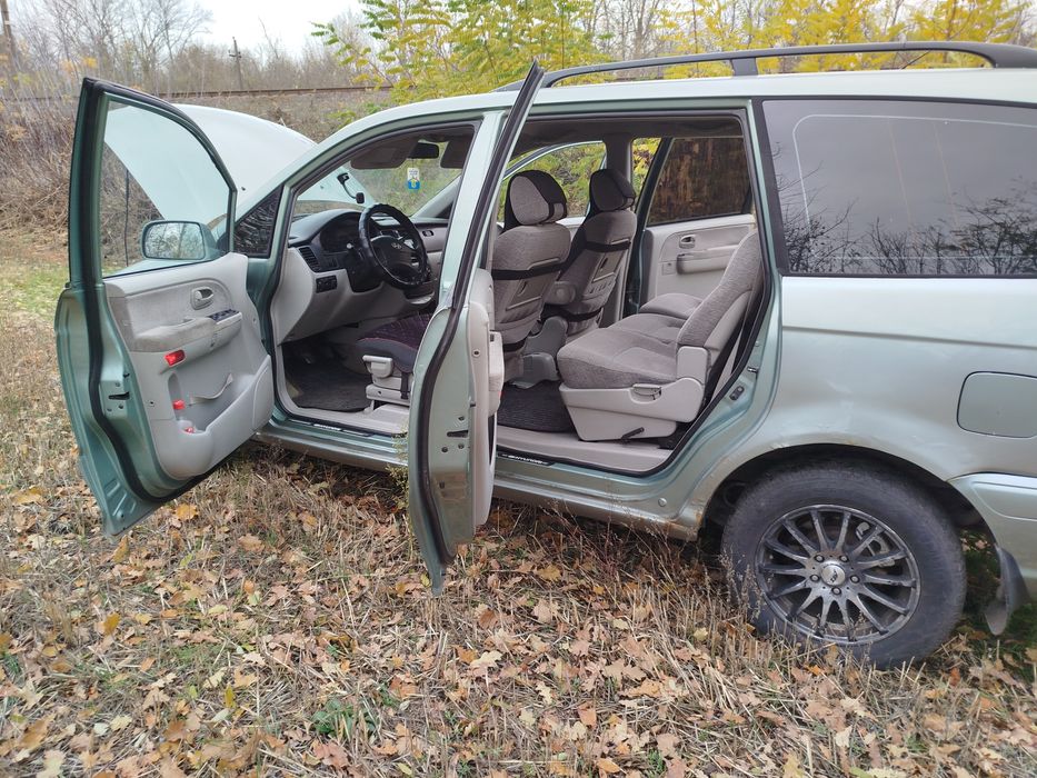 Продам надійного мінівена