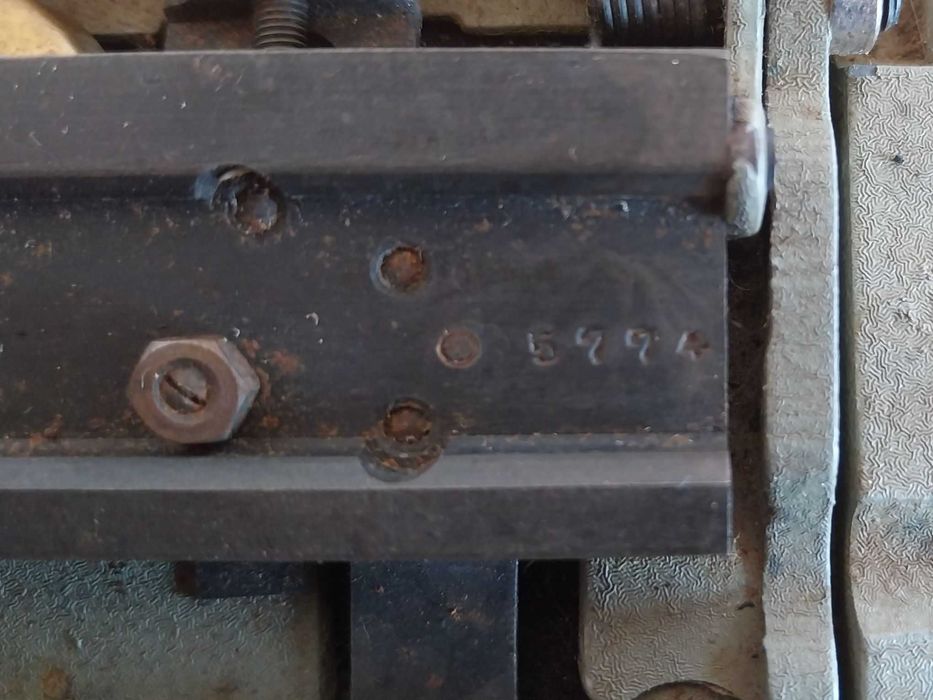 Máquina de Escrever Gossen Tippa – 1ª Geração – MK1