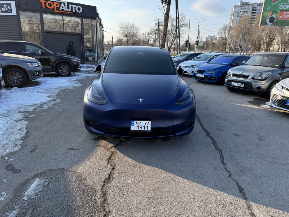 Продам TESLA Y Perfomance