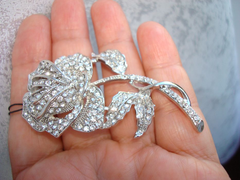 брошка коробка нова Jon Richard 6см 3D на подарунок