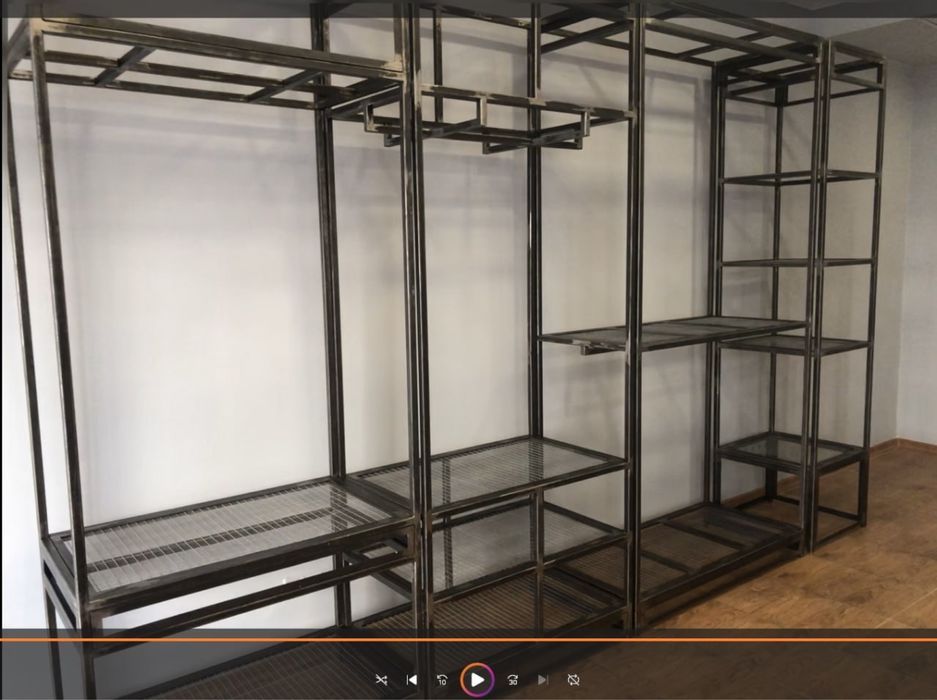 Мебель лофт для шоурума. Торговое оборудование.