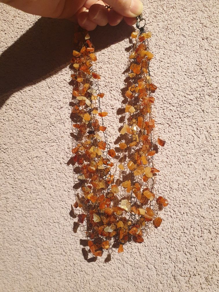 Kolia z kamieni naturalnych