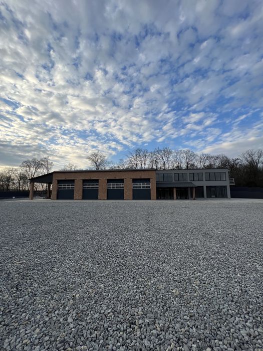 Оренда вантажного СТО TIR