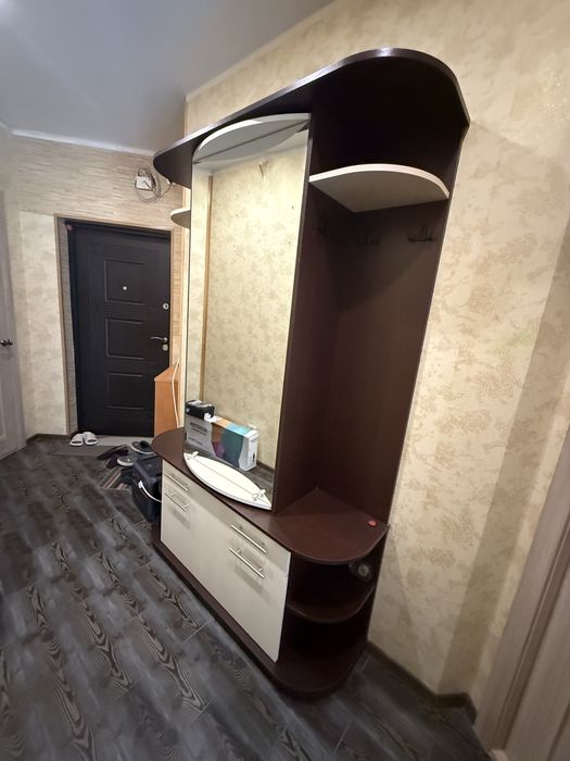 Шафа для верхнього одягу