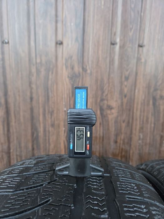 Шини зимові 235/55/r17, Nokian WRA4.