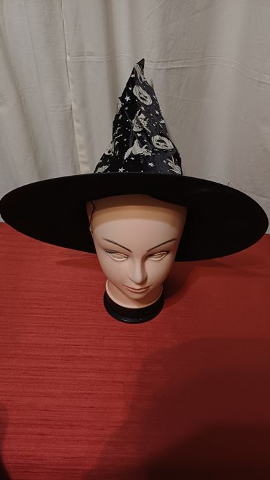 Костюм на Хелуїн зі спідницею/ юбкою.