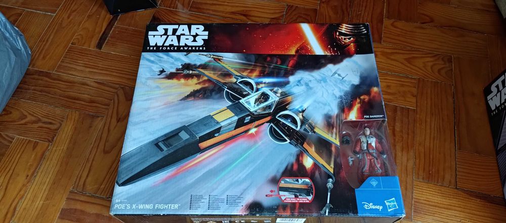 Naves Star Wars e máscara do Chewbacca