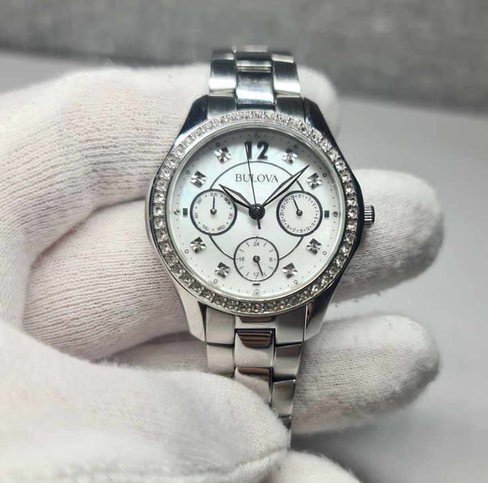 Жіночий годинник Bulova 96N111 Swarovski 36 mm