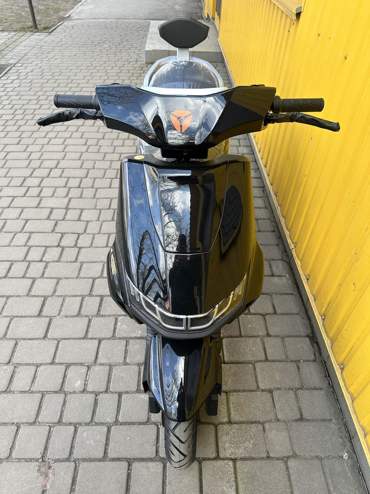 Новий електроскутер Yadea T9 2500W 72V20Ah електричний скутер