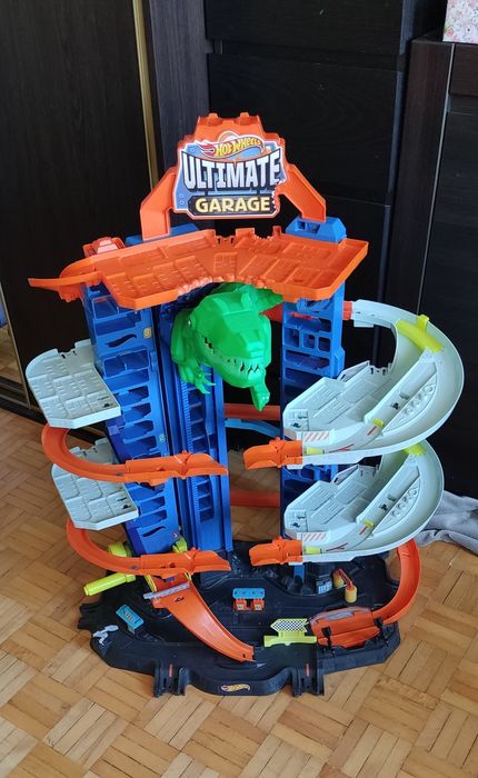 Hot Wheels Ultimate Garage