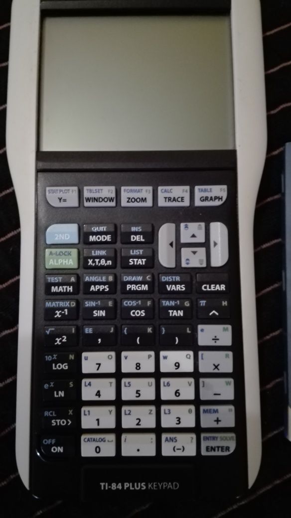 Calculadora a trabalhar com 2 pecas