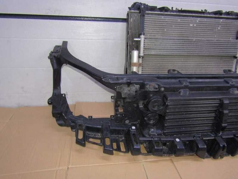 Range Rover Sport L494 Передня панель, телевізор