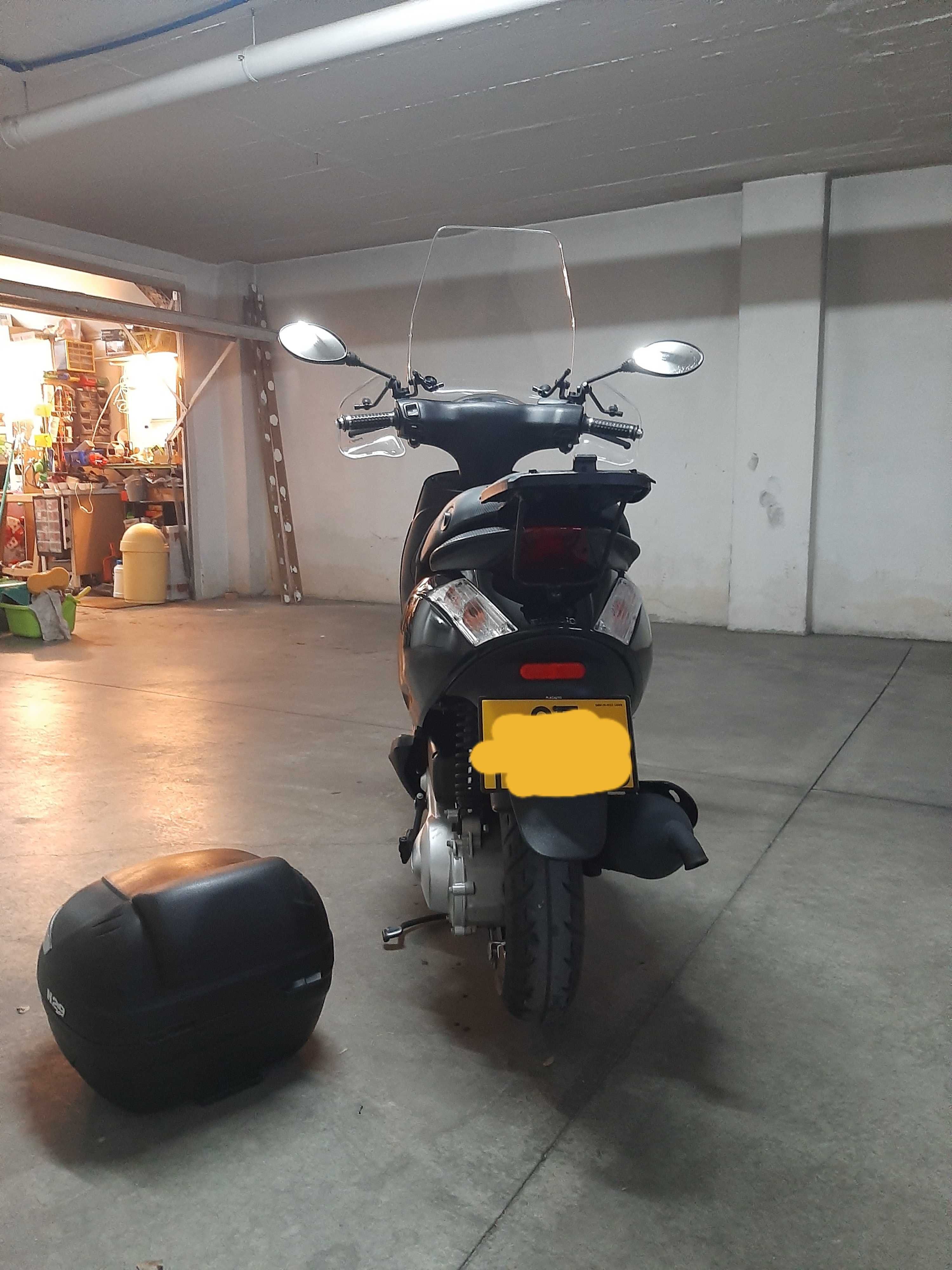 Scooter Piaggio Zip 2T