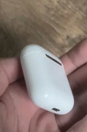 AirPods первые настоящие