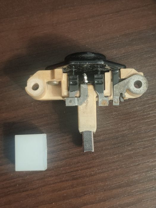 регулятор напряжения BOSCH EL14V 1197311223