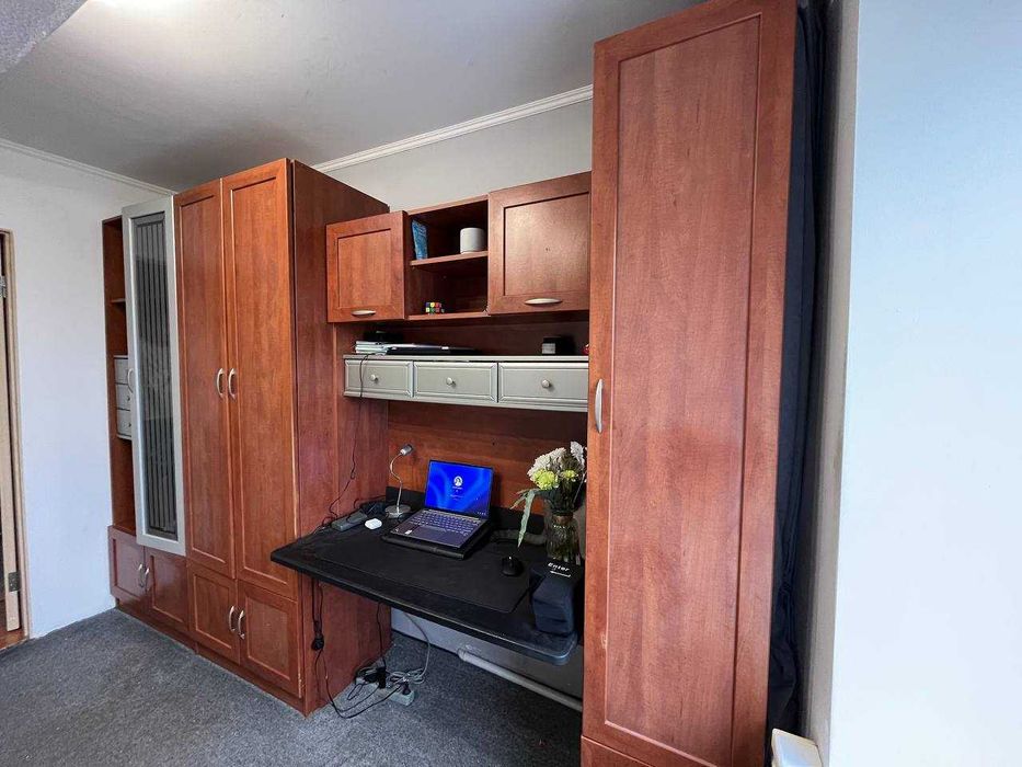 Практичний набір меблів: шафи + стіл + тумба доставка торг тернопіль