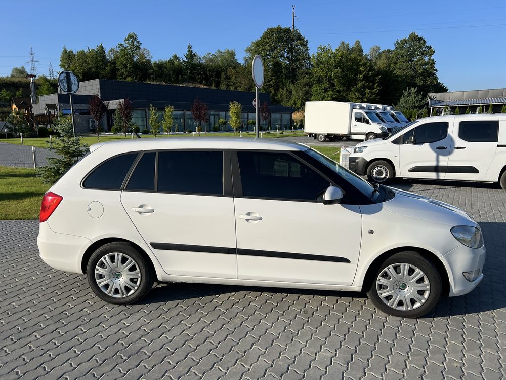 Skoda Fabia 2011 рік