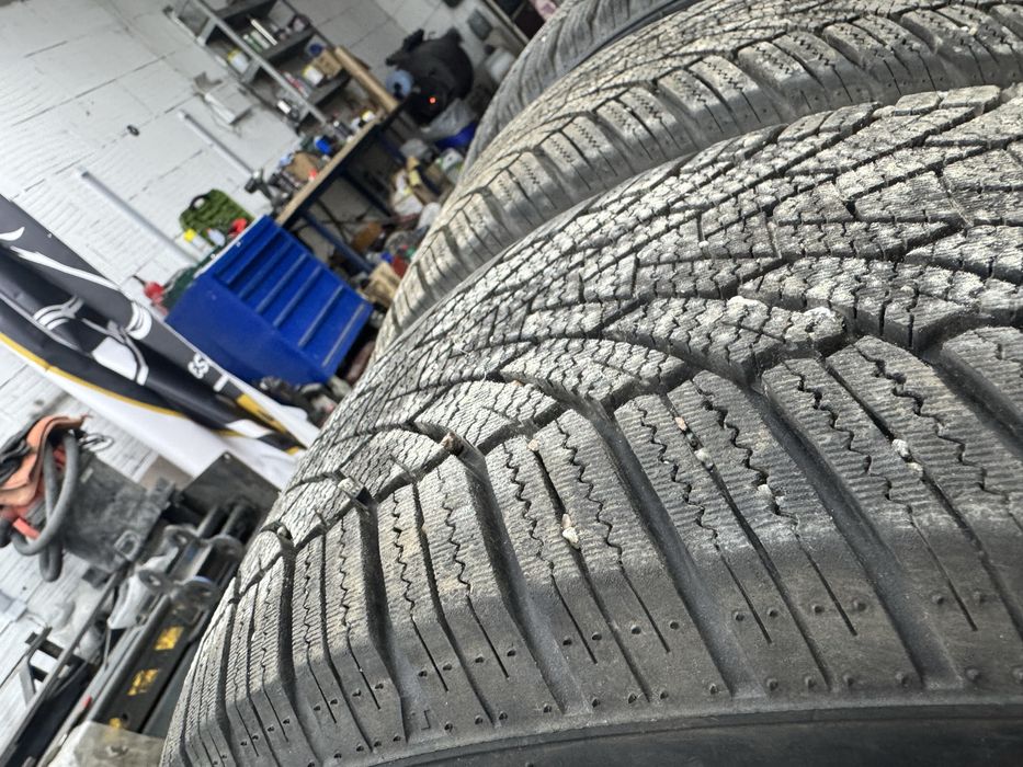 Продам шини r17/235/45-215/45 зима