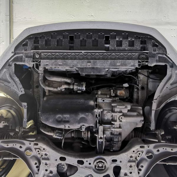Захист картера двигуна А7 Skoda Octavia A7 Защита поддона двигателя