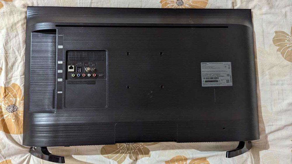 Телевізор Samsung T5300 32 дюйма