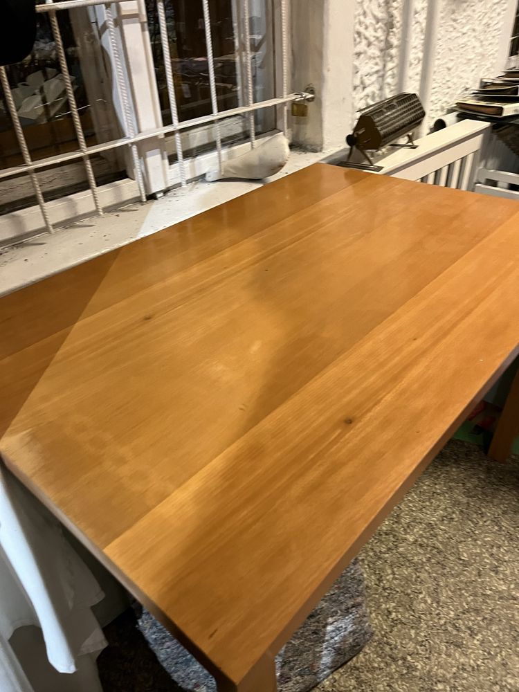 Stół kuchenny lub pokojowy