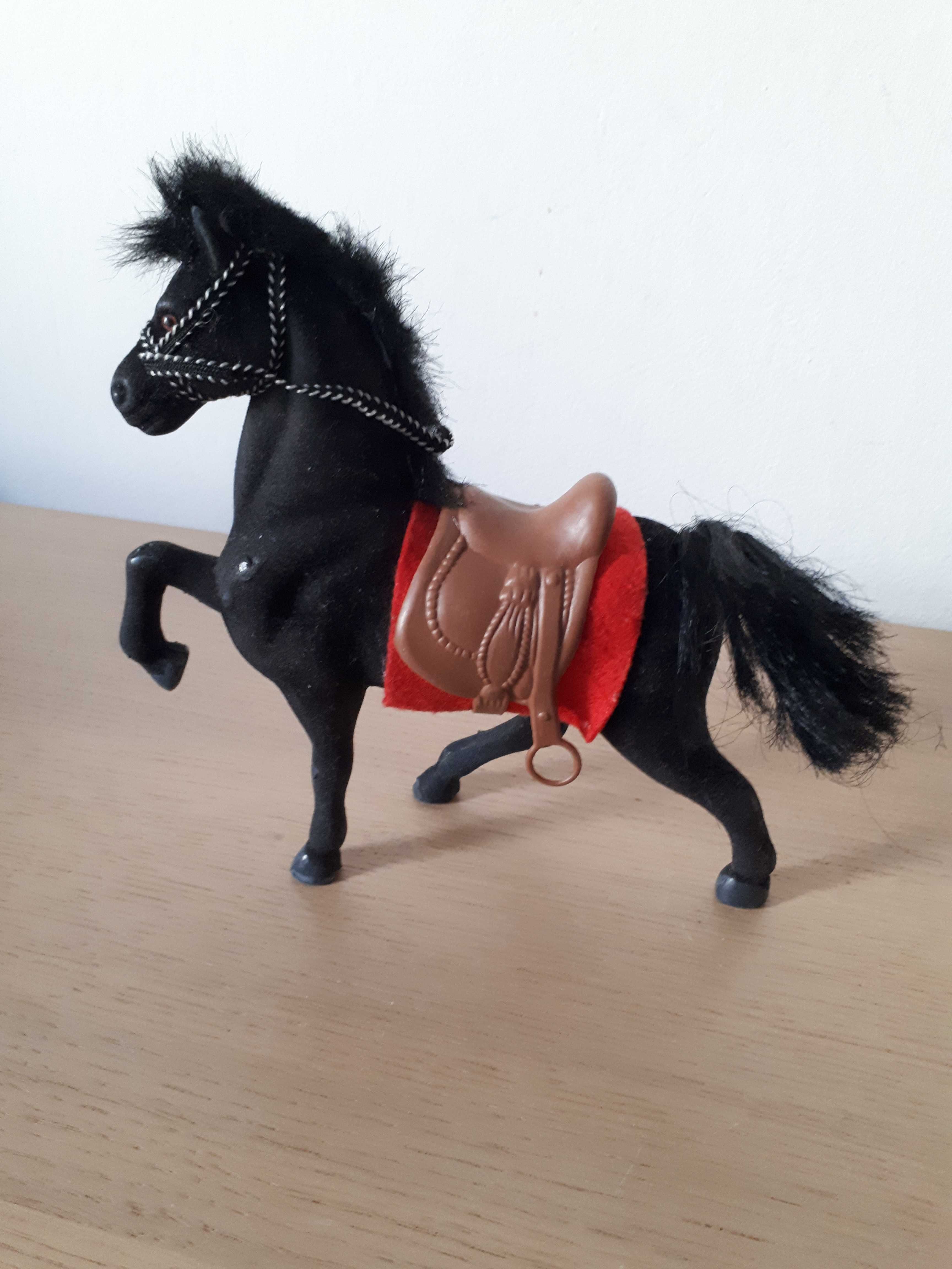 figurka konik kary zabawka koń