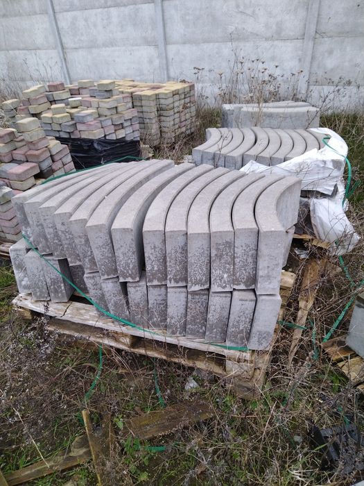 Obrzeże betonowe Łukowe 8 cm x 25